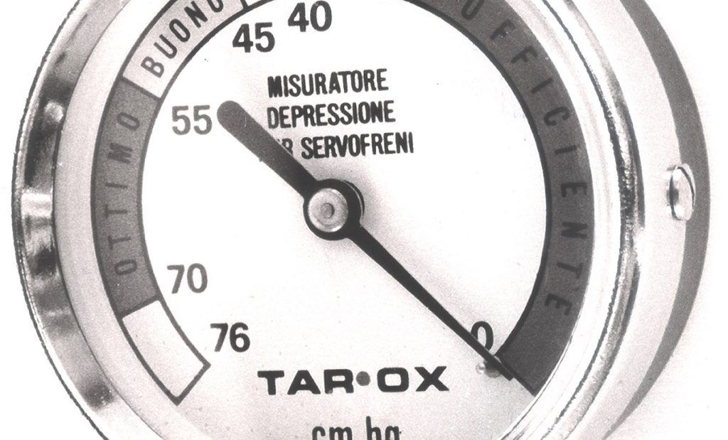 Servo pressure gauge